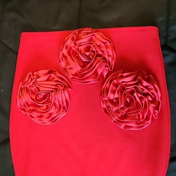 Red flower dress 😍 ♥️ ✨️ - Picture 3 of 11